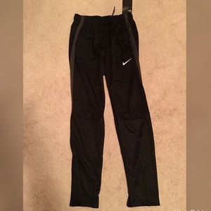 Brand new women’s Nike running pants